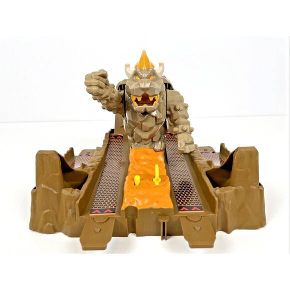 Hot Wheels Mario Kart Bowser's Castle Windup Animated Figure - Tested Works (B1) - Picture 1 of 5